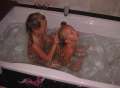 Pigerne i badekar